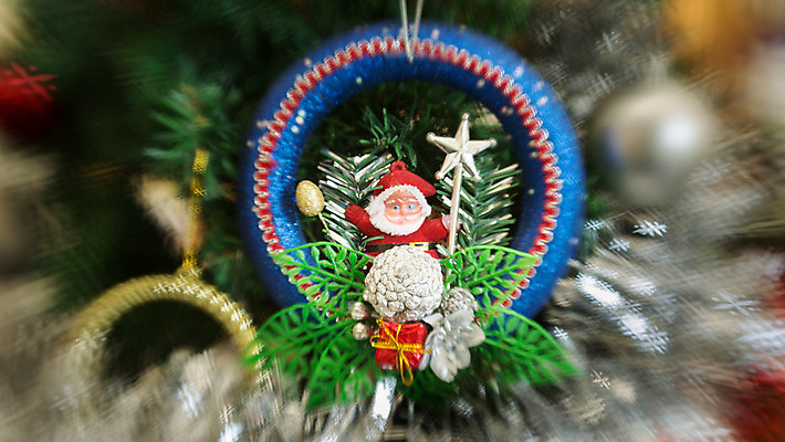 포토 JPG 해외이미지 나무 계절 별 크리스마스 공 휴가 매달리기 사람없음 장식 빛 반사 축제 화환 장식볼 축하 12월 해외202004 해외포토 자연요소 식물 기념일 꽃 컨셉 모션 날짜 파일형식 이미지허브