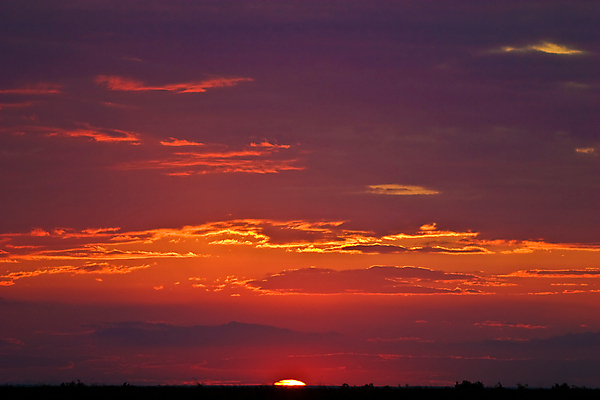 포토 JPG 해외이미지 구름 공원 여행 자연 하늘 풍경 사람없음 야외 빨간색 여름 태양 일몰 해외202004 해외포토 자연요소 계절 공공시설 컬러 노을 생태계 파일형식 이미지허브