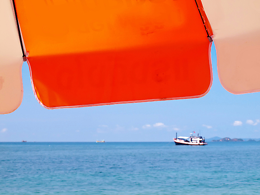 포토 JPG 해외이미지 라이프스타일 계절 파도 바다 섬 여행 백그라운드 우산 자연 하늘 휴가 휴식 풍경 사람없음 야외 물 여름 파란색 컬러풀 침묵 뜨거움 보트 그늘 휴양지 양산 스카이라인 파라다이스 수평선 해외202004 해외포토 자연요소 컬러 컨셉 배_교통 생활 소리 장소 생태계 파일형식 이미지허브