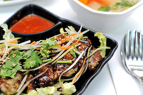 포토 JPG 해외이미지 라이프스타일 음식 포크 컨셉 다이어트 채소 재료 건강 육류 돼지고기 요리 동양인 사람없음 컬러풀 식당 숟가락 식사 치킨 중국 버섯 샐러드 튀김 흰색 기구 달콤 맛 메뉴 날것 토핑 후추 거짓 채식주의자 스타일 비건 해외202004 해외포토 식기 아시아 컬러 식재료 수저 인종 생활 상점 향신료 채식 닭고기요리 파일형식 이미지허브