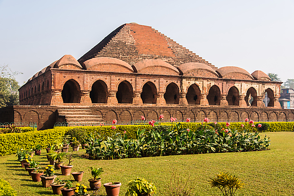 포토 JPG 해외이미지 구름 아시아 문화 조각 여행 건축양식 하늘 날씨 사람없음 건물 장식 세계 태양 조각상 교회 평화 침묵 바위 기도 사찰 역사 재산 인도인 신성 사암 목각 천연기념물 사당 숭배 옛날 힌두교 해외202004 해외포토 자연요소 외국인 건축물 건축 나라 종교 컨셉 종교건축 동양인 금융 조형물 소리 돌_바위 파일형식 이미지허브
