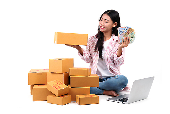 포토 JPG 해외이미지 행복 백그라운드 컨셉 돈 인터넷 비즈니스 사업가 주택 동양인 사람없음 노트북 쇼핑 컴퓨터 상자 판매 상점 흰색 작업 상품 작음 상인 고객 패키지 질서 온라인 주인 짐싸기 전자상거래 고립 마케팅 매각 프리랜서 해외202004 해외포토 직업 감정 컬러 인종 건물 전자제품 예절 재산 크기 파일형식 이미지허브