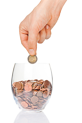 포토 JPG 해외이미지 손 유럽 돈 2 유리 사람없음 세로 금융 동전 저축 유로 흰색 끝 기부 고립 넣기 삽입 센트 수입 해외202004 해외포토 나라 컬러 모션 재질 신체부위 경제 재산 파일형식 이미지허브