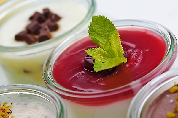 포토 JPG 해외이미지 실내 근접촬영 사람없음 아웃포커스 흰배경 푸딩 과일푸딩 해외202004 해외포토 뷰포인트 백그라운드 디저트 촬영기법 내부 흰색 파일형식 이미지허브