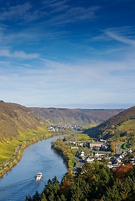포토 JPG 해외이미지 나무 구름 유럽 여행 잎 자연 하늘 주택 독일 파노라마 풍경 사람없음 건물 빨간색 초록색 물 파란색 강 컬러풀 노란색 계곡 가을 보트 숲 10월 카피스페이스 해외202004 해외포토 자연요소 식물 건축물 계절 나라 컬러 배_교통 촬영기법 공백 날짜 생태계 파일형식 이미지허브