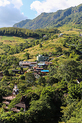 포토 JPG 해외이미지 나무 구름 계절 지구 백그라운드 겨울 밭 자연 하늘 산 주택 풍경 경사 사람없음 건물 세로 초록색 여름 햇빛 노란색 계곡 맑음 봄 새벽 수확 시골 도시 뜨거움 숲 땅 언덕 지역 타운 오르막 주거지 해외202004 해외포토 자연요소 식물 건축물 컬러 농업 날씨 태양 생태계 파일형식 이미지허브