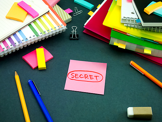 포토 JPG 해외이미지 교육 종이 문장 비즈니스 텍스트 학교 휴식 건강 피곤 사람없음 책 단어 스터디 사무실 쌓기 정보 잠 업무 메시지 끝 인쇄 책상 오브젝트 보고서 준비 문서 파일 폴더 과제 단절 보관소 헬프 해외202004 해외포토 문자 가구 컨셉 모션 학습 작업 도움 저장 파일형식 이미지허브