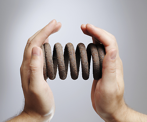 포토 JPG 해외이미지 손 나선형 관리 사람없음 갈색 힘 봄 긴급 밀기 오브젝트 부식 언론 감싸기 압력 압축 옛날 해외202004 해외포토 계절 컬러 무늬 모션 신체부위 파일형식 이미지허브