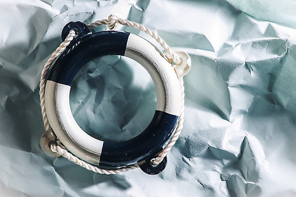 포토 JPG 해외이미지 밧줄 바다 여행 백그라운드 경비 안전 사람없음 빨간색 물 여름 파란색 수영 장비 벨트 흰색 긴급 원형 구출 보호 심볼 오브젝트 부표 sos 구명용품 안전요원 헬프 생존 해외202004 해외포토 자연요소 도형 잡화 계절 줄 컬러 컨셉 수상스포츠 도움 안전장비 구조요청 파일형식 이미지허브