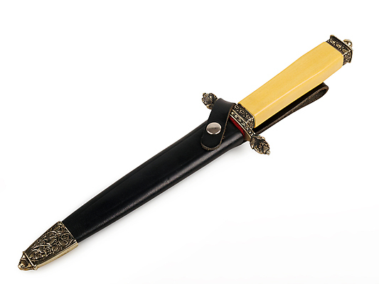 포토 JPG 해외이미지 전통 무기 백그라운드 손잡이 사람없음 골동품 흰색 칼날 칼 가장자리 자르기 날카로움 인도네시아 지역 장인 단검 고립 철강 해외202004 해외포토 아시아 컬러 모션 검 둘레 파일형식 이미지허브