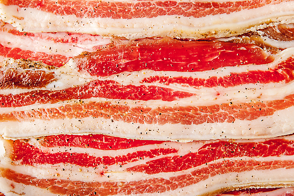 포토 JPG 해외이미지 음식 조각 백그라운드 재료 육류 요리 사람없음 가로 빨간색 갈색 검은색 기댐 흰색 양념 먹기 향신료 날것 베이컨 후추 해외202004 해외포토 컬러 식재료 모션 돼지고기 향미료 파일형식 이미지허브