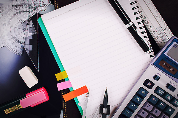 포토 JPG 해외이미지 직업 학생 라이프스타일 종이 장신구 학교 탁자 아이디어 자 사람없음 목재 책 세트 컬러풀 사무실 알약 연필 펜 쪽지 교사 공책 공백 계산기 업무 수학 정상 편지지 책상 준비 지우개 정사각형 클립 각도 지역 비서 바인더 나누기 인기 캘리퍼스 공급 강조 해외202004 해외포토 도형 나무 교육 컬러 가구 컨셉 비즈니스 재료 교과목 문구용품 학용품 생활 필기구 약 사무용품 장비 공구 작업 편지 파일형식 이미지허브