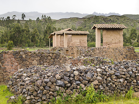포토 JPG 해외이미지 문화 백그라운드 건축양식 하늘 벽돌 사람 사람없음 야외 건물 빨간색 계곡 축제 미국 목욕 욕실 시골 도시 사찰 역사 재산 원주민 땅 인도인 폐허 신성 남쪽 고고학 스페인어 옛날 잉카 제국 파멸 페루 해외202004 해외포토 외국인 건축물 교육 건축 컬러 컨셉 북아메리카 종교건축 동양인 금융 청결 남아메리카 아프리카인 방향 파일형식 소멸 이미지허브