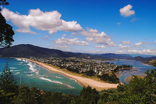 포토 JPG 해외이미지 나무 구름 모래 파도 바다 섬 여행 백그라운드 자연 하늘 휴가 산 주택 풍경 사람없음 야외 초록색 물 여름 파란색 마을 맑음 만 사회 뉴질랜드 타운 해외202004 해외포토 자연요소 식물 계절 컬러 날씨 건물 도시 오세아니아 생태계 공동체 파일형식 이미지허브