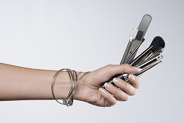 포토 JPG 해외이미지 손 얼굴 장신구 손가락 그림자 가면 사람없음 빛 유행 페인트 주먹 화장품 잡기 붓 화려 속눈썹 피부관리 마스카라 튜브 돌봄 아이라이너 해외202004 해외포토 컨셉 모션 신체부위 뷰티 눈썹 파일형식 이미지허브