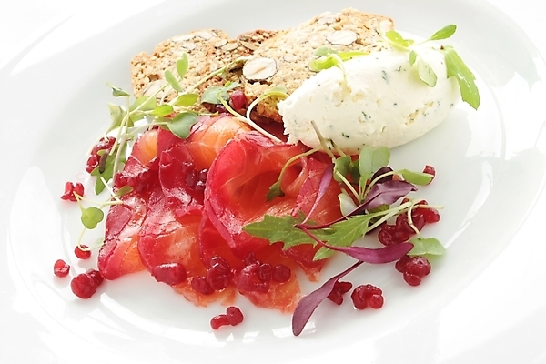 포토 JPG 해외이미지 그릇 음식 건강 어류 요리 사람없음 식사 저녁식사 먹기 연어 대서양 훈제 건강식 점심식사 치유 스코틀랜드 해외202004 해외포토 식기 바다 모션 영국 수중동물 파일형식 이미지허브