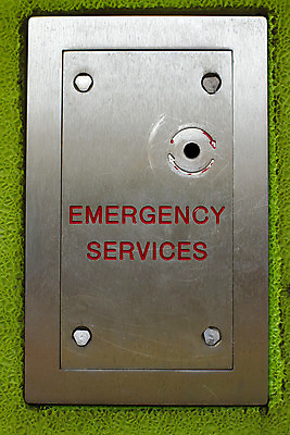 포토 JPG 해외이미지 불 열쇠 잉글랜드 사람없음 문 긴급 경찰 구급차 입장 서비스 런던 잠금 국회 구조대 해외202004 해외포토 자연요소 직업 자동차 영국 구출 보안 파일형식 이미지허브