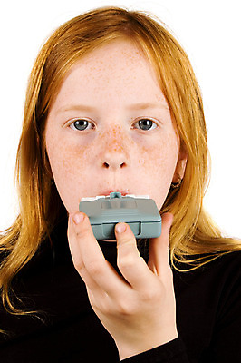 포토 JPG 해외이미지 손 얼굴 어린이 건강 한명 사람 치료 약 입 허파 호흡 약국 입술 퍼프 테라피 조제 돌봄 천식 해외202004 해외포토 1 의학 모션 신체부위 뷰티 호흡기관 질병 만들기 파일형식 이미지허브