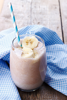 포토 JPG 해외이미지 음료 음식 백그라운드 다이어트 과일 유리 탁자 디저트 바나나 건강 사람없음 갈색 우유 추위 신선 칵테일 달콤 아침식사 혼합 민트 크림 요거트 떨림 스무디 오트밀 핸드메이드 귀리 해외202004 해외포토 컬러 가구 모션 재질 유제품 곡류 주류 식사 맛 허브 파일형식 이미지허브