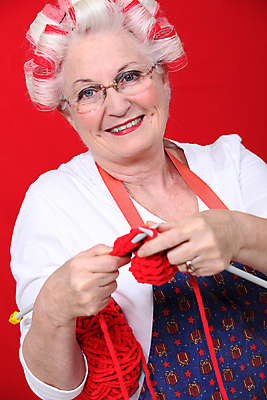 포토 JPG 해외이미지 백인 안경 할머니 얼굴 백그라운드 한명 취미 빨간색 파란색 머리 앞치마 립스틱 흰색 파마 주름 뜨개질 플라스틱 은퇴 볼터치 니트 주부 양모 시민 고립 바늘땀 옛날 해외202004 해외포토 서양인 1 헤어스타일 잡화 여자 노년 컬러 상의 재질 사람 신체부위 화장 화장품 직물 국민 파일형식 이미지허브