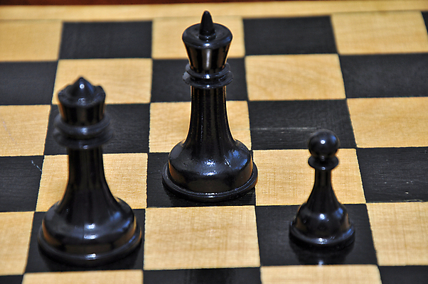 포토 JPG 해외이미지 스포츠 컨셉 놀이 성공 사람없음 목재 검은색 경쟁 도전 게임 체스말 체스 계획 싸움 체스판 전략 승자 지능 필승 해외202004 해외포토 나무 컬러 재료 모션 우승 말_게임 파일형식 이미지허브