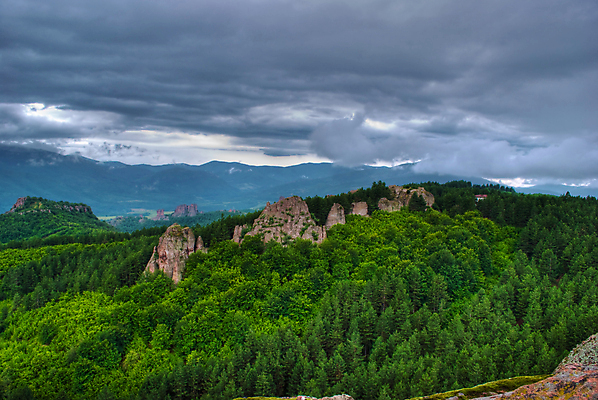포토 JPG 해외이미지 모양 여행 자연 하늘 산 풍경 사람없음 야외 가로 초록색 파란색 갈색 황혼 놀람 바위 그룹 부식 호기심 암초 사암 목각 불가리아 지질학 특별함 해외202004 해외포토 교육 감정 컬러 컨셉 표정 일몰 돌_바위 생태계 파일형식 남유럽 이미지허브
