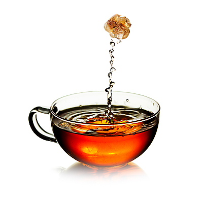 포토 JPG 해외이미지 손 디자인 포즈 유리 건강 사람없음 노란색 흰색 투명 붓기 고급 차 떨어짐 설탕 고립 해외202004 해외포토 음료 컬러 컨셉 모션 재질 신체부위 파일형식 이미지허브