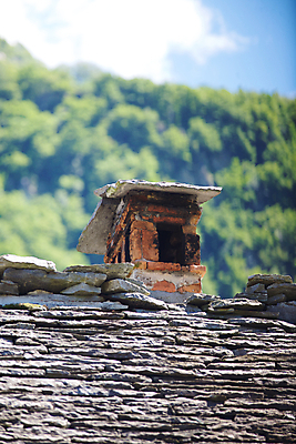 포토 JPG 해외이미지 외관 건축양식 지붕 주택 굴뚝 풍경 사람없음 야외 건물 도시풍경 회색 바위 도시 그룹 역사 정상 옥상 타일 알프스 타운 구시가지 옛날 많음 해외202004 해외포토 건축물 건축 유럽 컬러 컨셉 돌_바위 파일형식 이미지허브