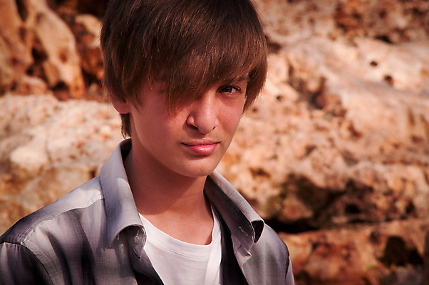 포토 JPG 해외이미지 나무 1 학생 공원 남자 행복 얼굴 어린이 학교 한명 사람 소년 여름 햇빛 활발 해외202004 해외포토 식물 계절 공공시설 교육 감정 컨셉 신체부위 태양 파일형식 이미지허브