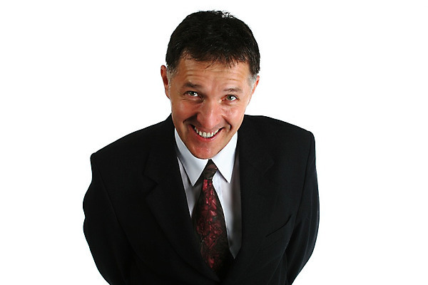 포토 JPG 해외이미지 직업 행복 유럽 셔츠 회사 비즈니스 성공 노동자 관리 한명 웃음 정장 검은색 코트 흰색 시간 우승 업무 작업 비즈니스맨 결심 손목시계 만족 찬성 고립 정중 필승 카피스페이스 해외202004 해외포토 1 옷 남자 감정 나라 시계 컬러 컨셉 상의 장신구 표정 사람 공백 외투 최고 직장인 파일형식 이미지허브