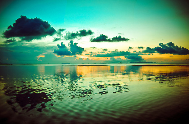 포토 JPG 해외이미지 나무 구름 아시아 모래 바다 섬 여행 태국 하늘 휴가 휴식 손바닥 사랑 동양인 사람없음 물 여름 파란색 햇빛 태양 여행객 일몰 뜨거움 휴게실 군중 탈출 인도네시아 암초 사암 강렬 예산 파라다이스 해외202004 해외포토 자연요소 식물 손 계절 감정 나라 컬러 컨셉 사람 인종 노을 돌_바위 파일형식 이미지허브