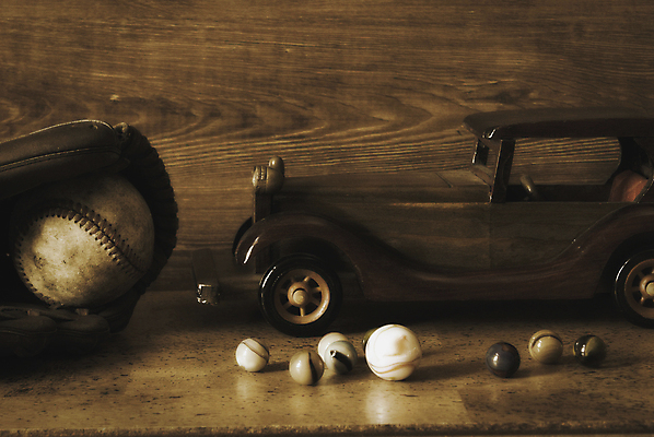 포토 JPG 해외이미지 감정 어린이 장갑 컨셉 공 자동차 놀이 유물 사람없음 목재 장난감 갈색 어둠 야구 수확 골동품 게임 시골 바퀴 분위기 클래식 신비 향수 오브젝트 복고 심플 대리석 옛날 해외202004 해외포토 나무 전통 잡화 육상교통 컬러 농업 재료 사람 구기 화장품 파일형식 이미지허브