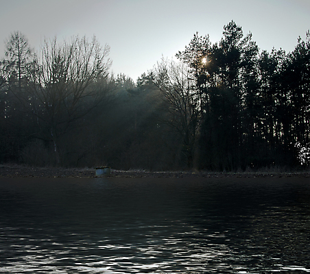 포토 JPG 해외이미지 나무 계절 호수 겨울 사람없음 물 빛 태양 반사 황혼 일몰 새벽 거울 광선 가을 연못 숲 우울증 해외202004 해외포토 자연요소 식물 노을 질병 파일형식 이미지허브