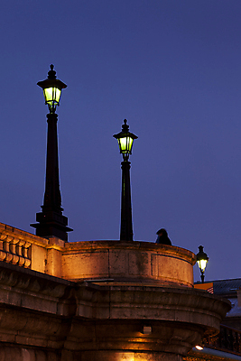 포토 JPG 해외이미지 가로등 건축양식 풍경 사람없음 야외 빛 프랑스 야간 파리_프랑스 노트르담 가교 해외202004 해외포토 자연요소 건축물 공공시설 건축 유럽 파일형식 이미지허브