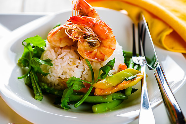 포토 JPG 해외이미지 접시 음식 백그라운드 채소 오렌지 태국 고추 탁자 밥 조개 새우 파슬리 건강 요리 동양인 사람없음 목재 초록색 노란색 식사 저녁식사 중국 튀김 흰색 신선 해산물 준비 냅킨 아스파라거스 점심식사 고립 리조또 해외202004 해외포토 나무 식기 아시아 컬러 가구 과일 재료 어패류 갑각류 인종 파일형식 이미지허브