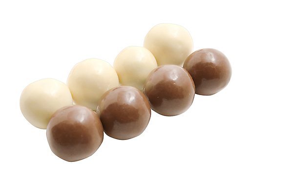 포토 JPG 해외이미지 음식 다이어트 디저트 사탕 종류 사람없음 장식 과자 초콜릿 어둠 기쁨 우유 고급 맛 설탕 먹기 스위스 묘사 기회 칼로리 해로움 억울 해외202004 해외포토 감정 유럽 컨셉 모션 유제품 건강 파일형식 이미지허브