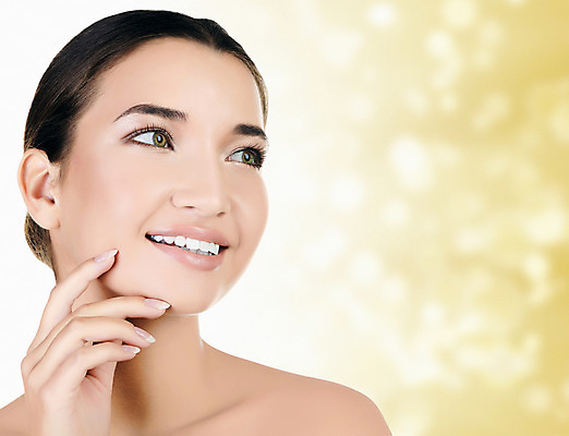 포토 JPG 해외이미지 백인 모델 손 응시 여자 행복 얼굴 백그라운드 부분 손가락 성공 추상 건강 한명 미소 사람 동양인 유행 화장품 꿈 흰색 신선 화려 주름 고급 소중 피부 입술 피부관리 돌봄 바디케어 완벽 카피스페이스 해외202004 해외포토 서양인 1 시선 감정 컬러 컨셉 무늬 모션 표정 인종 신체부위 뷰티 공백 파일형식 이미지허브