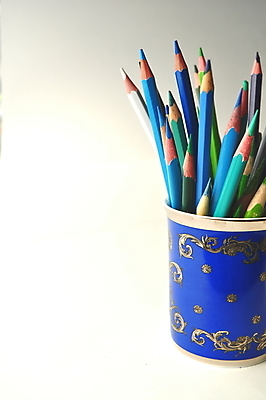 포토 JPG 해외이미지 종이 커피 음료 컨셉 지폐 꽃무늬 오리 사람없음 장식 책 물 파란색 컬러풀 사무실 독서 연필 펜 희망 공백 흰색 기록 은색 민트 오브젝트 백자 터키석 카피스페이스 해외202004 해외포토 자연요소 꽃 감정 컬러 돈 무늬 비즈니스 조류 학용품 필기구 도자기 보석 허브 파일형식 이미지허브