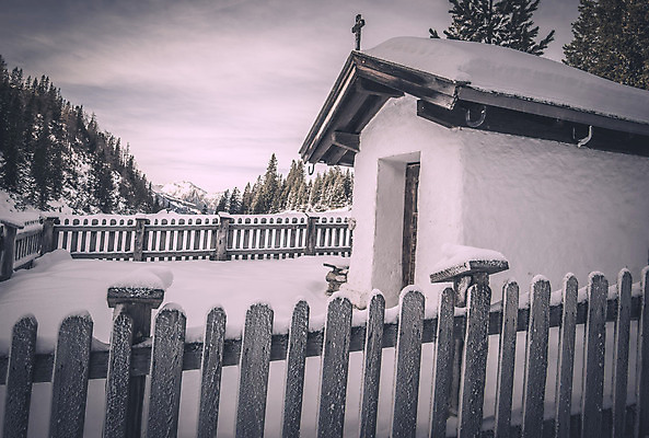 포토 JPG 해외이미지 나무 계절 유럽 기독교 종교 여행 크리스마스 겨울 자연 휴가 산 풍경 사람없음 목재 울타리 냉동 희망 추위 수확 흰색 시골 오스트리아 숲 12월 복고 서리 알프스 멀리 전나무 고립 신앙심 옛날 절정 눈내림 해외202004 해외포토 식물 기념일 감정 나라 컬러 농업 재료 눈_날씨 담장 날짜 생태계 파일형식 이미지허브