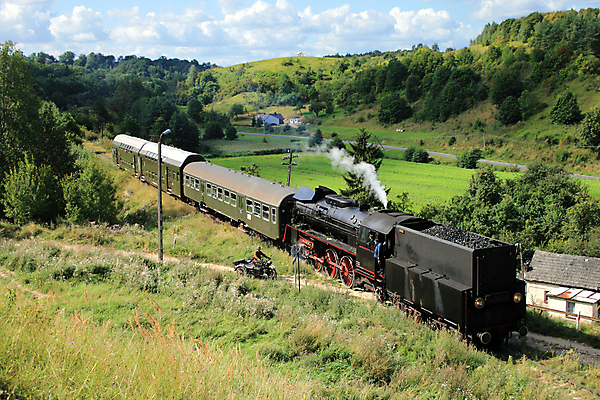 포토 JPG 해외이미지 주간 풍경 사람없음 야외 기차 시골 증기기관차 해외202004 해외포토 자연요소 육상교통 대중교통 파일형식 이미지허브