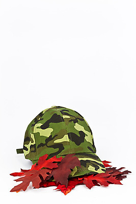 포토 JPG 해외이미지 계절 스포츠 잎 사람없음 빨간색 세로 가을 9월 11월 사냥 사냥꾼 추수감사절 10월 캡모자 카피스페이스 해외202004 해외포토 식물 직업 모자_잡화 기독교 컬러 공백 날짜 파일형식 이미지허브