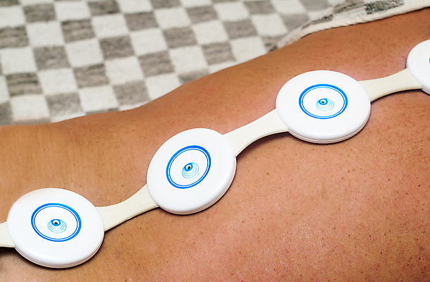 포토 JPG 해외이미지 건강 사람없음 약 장비 휴대용 척추 예방 쉬운 해외202004 해외포토 의학 뼈 오브젝트 파일형식 이미지허브