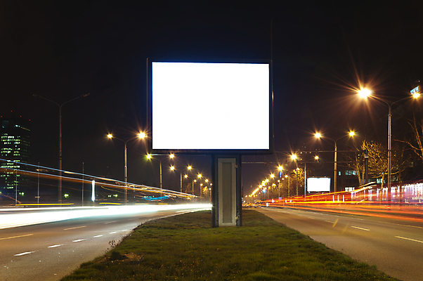 포토 JPG 해외이미지 디자인 배너 외관 백그라운드 비즈니스 텍스트 새로움 거리 광고판 사람없음 야외 가로 빛 강 도시풍경 반사 우주 탑 항구 검은색 어둠 공백 방 흰색 램프 도시 메시지 야간 큼 전시회 사인 상업 장면 장노출 스카이라인 빛망울 마케팅 해외202004 해외포토 자연요소 건축물 컬러 컨셉 교통시설 조명 알림판 촬영기법 풍경 전시 크기 판 파일형식 이미지허브