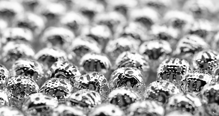 포토 JPG 해외이미지 디자인 여자 백그라운드 목걸이 장신구 추상 사람없음 장식 빛 유행 금속 검은색 흰색 원형 화려 고급 우아함 은색 작음 크리스탈 보석 오브젝트 질감 수공예 강렬 고립 많음 해외202004 해외포토 도형 컬러 컨셉 무늬 재질 사람 크기 광석 공예 파일형식 이미지허브