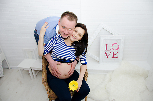 포토 JPG 해외이미지 라이프스타일 커플 응시 여자 남자 행복 백그라운드 2 비즈니스 가족 관계 주택 함께함 관리 사람 앉기 소년 성인 두명 노트북 흰색 신선 업무 닫기 내추럴 해외202004 해외포토 시선 감정 어린이 컬러 컨셉 모션 건물 생활 전자제품 작업 파일형식 이미지허브