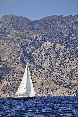 포토 JPG 해외이미지 라이프스타일 스포츠 바다 여행 요트 교통시설 자연 하늘 바람 휴가 산 항해 풍경 사람없음 야외 옆모습 물 여름 파란색 자유 안개 흰색 보트 고급 지중해 칠면조 레가타 뱃놀이 해외202004 튀르키예 해외포토 자연요소 계절 아시아 뷰포인트 컬러 교통 컨셉 배_교통 조류 날씨 생활 전통놀이 시설 생태계 파일형식 이미지허브