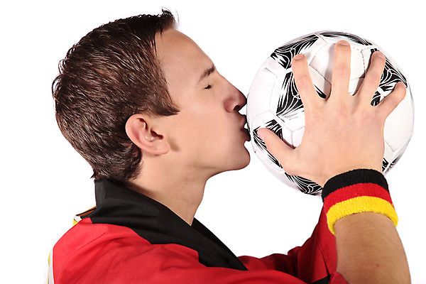 포토 JPG 해외이미지 남자 행복 백그라운드 공 응원 독일 한명 미소 사람 경기 축구 경쟁 흰색 깃발 부채 긍정 열정 고립 마지막 해외202004 해외포토 1 감정 유럽 스포츠 컬러 컨셉 표정 구기 파일형식 이미지허브