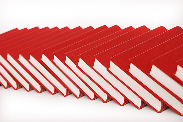 포토 JPG 해외이미지 디자인 교육 종이 백그라운드 컨셉 텍스트 학교 사람없음 책 빨간색 스터디 독서 쌓기 다이어리 공백 덮개 흰색 기록 오픈 그룹 도서관 결합 큼 읽기 교과서 문서 문학 페이지 양장본 사전 흙더미 서점 고립 옛날 편지쓰기 해외202004 해외포토 컬러 모션 교재 학습 상점 사무용품 흙 뚜껑 크기 편지 파일형식 더미 이미지허브