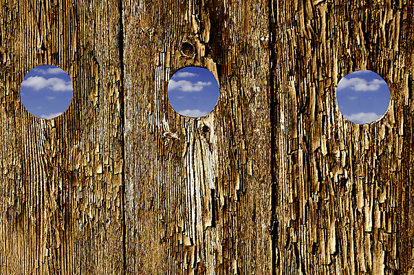 포토 JPG 해외이미지 접시 백그라운드 사람없음 목재 갈색 문 페인트 손상 원형 구멍 질감 그런지 옛날 중고 해외202004 해외포토 도형 나무 식기 컬러 컨셉 재료 파일형식 이미지허브