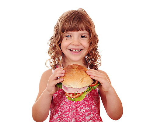 포토 JPG 해외이미지 백인 여자 행복 어린이 음식 포즈 샌드위치 건강 요리 한명 사람 식사 우유 흰색 표현 신선 달콤 맛 아침식사 큼 먹기 점심식사 번 살라미 해외202004 해외포토 서양인 1 감정 빵 컬러 컨셉 모션 유제품 크기 파일형식 이미지허브